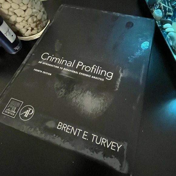 Brent E. Turvey Criminal Profiling Book 4th Edition - Picture 1 of 2